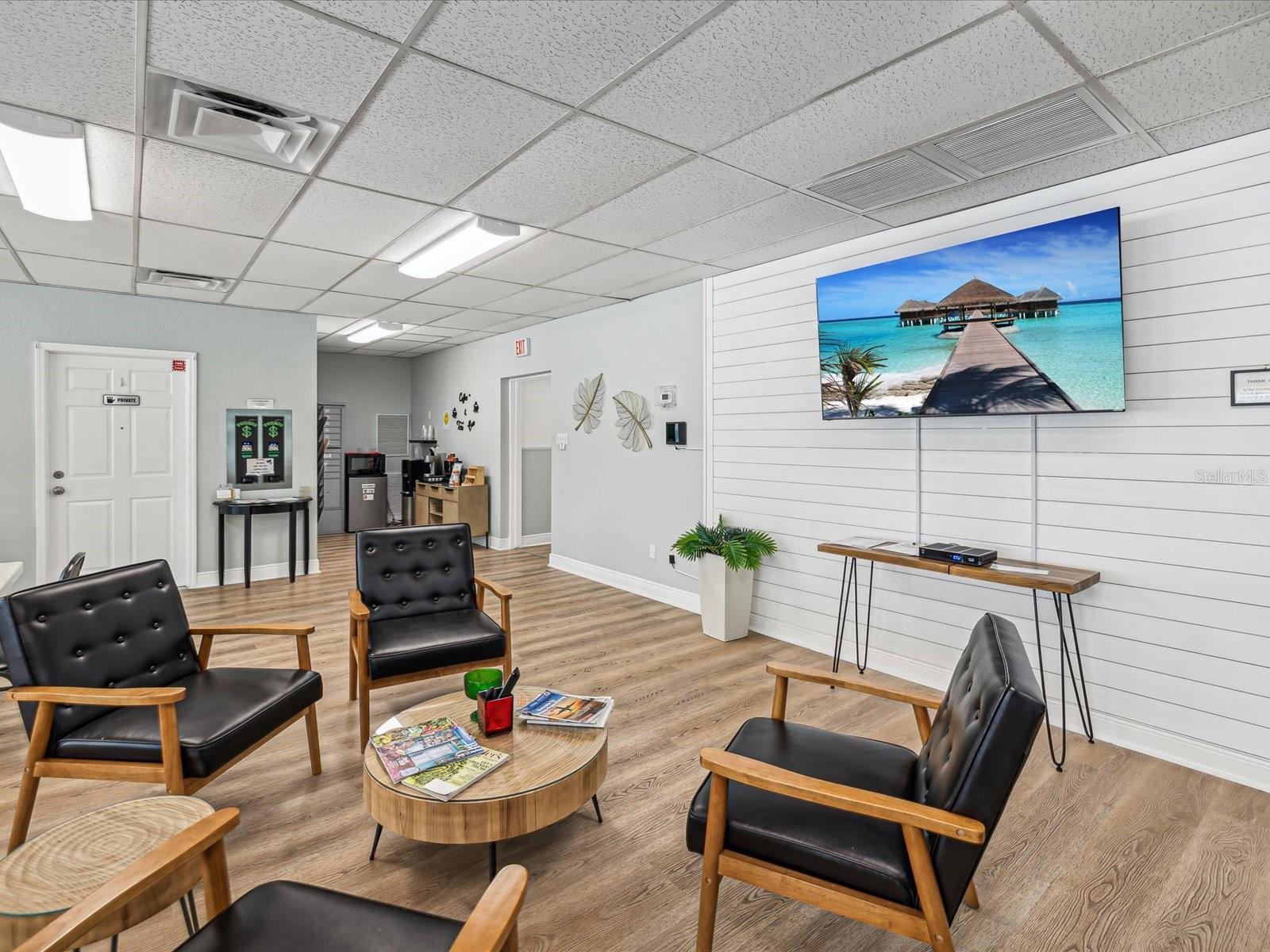 Listing photo id 19 for 6015 19th Street N 117