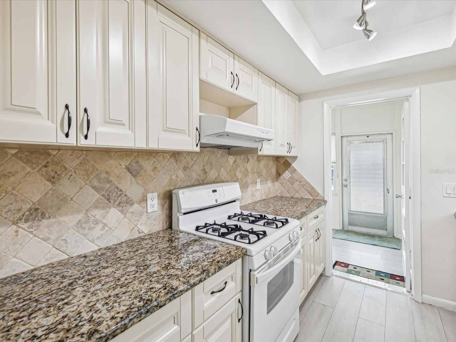 Listing photo id 2 for 6015 19th Street N 117