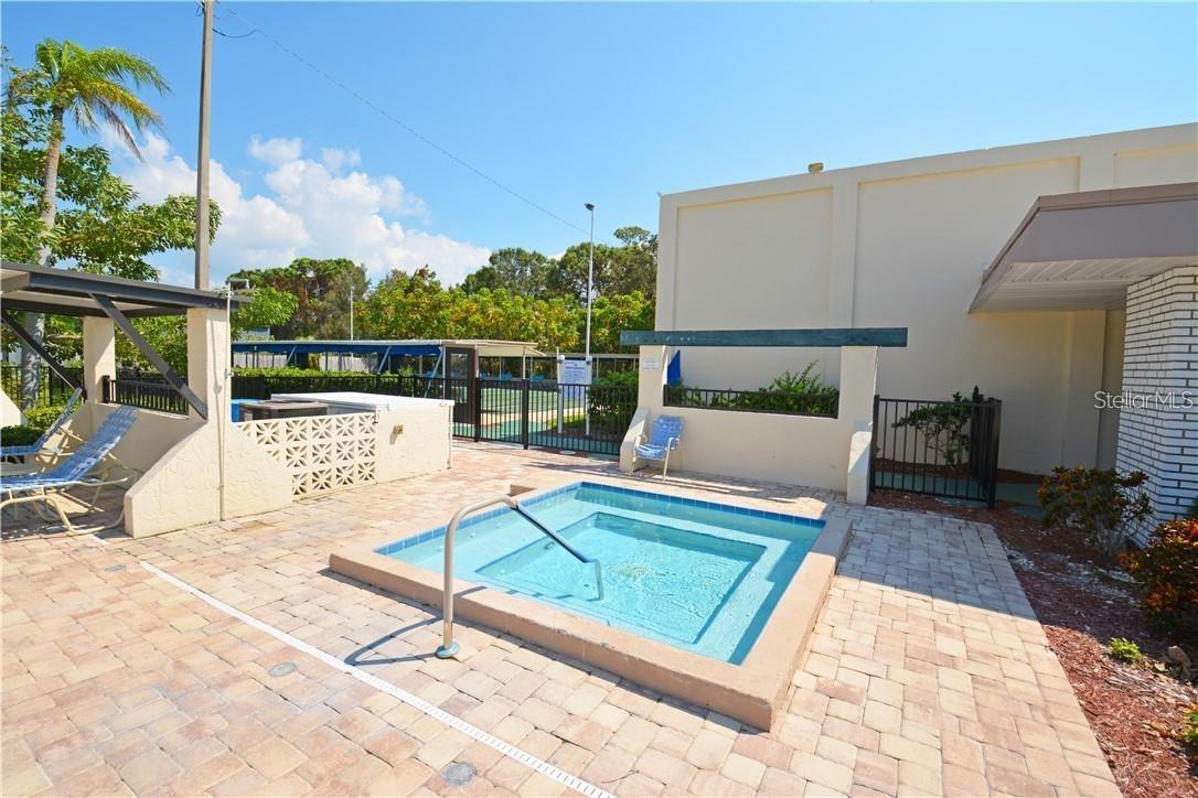 Image 33 of 53 For 5725 80th Street N 408