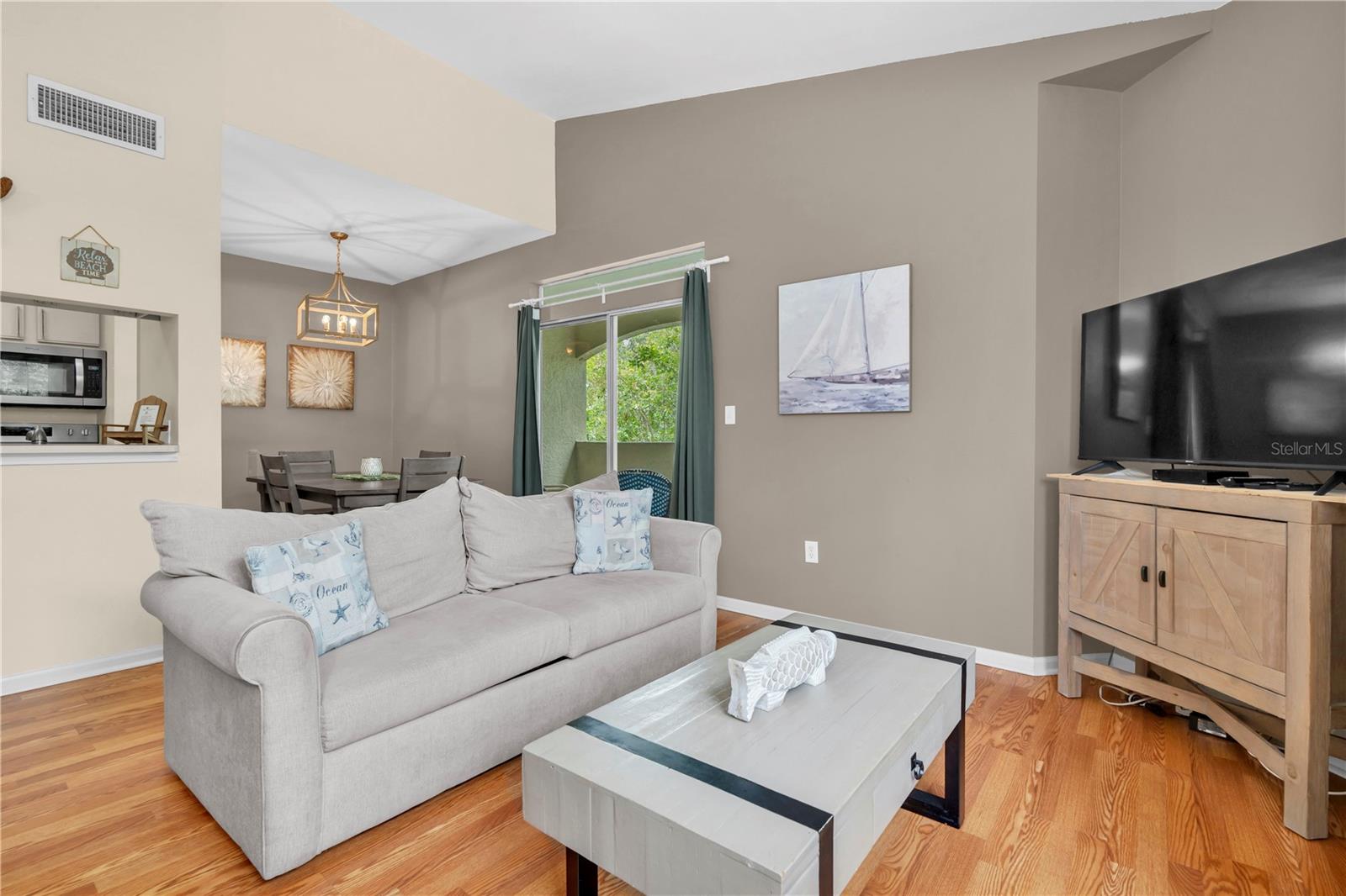 Image 5 of 33 For 1234 Missouri Avenue 320