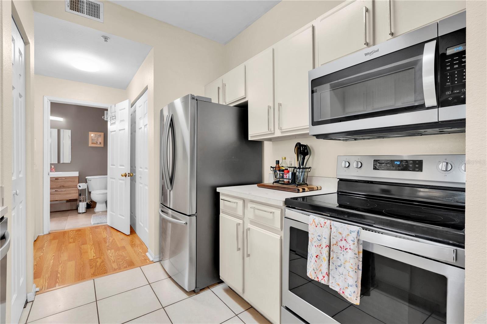 Image 7 of 33 For 1234 Missouri Avenue 320