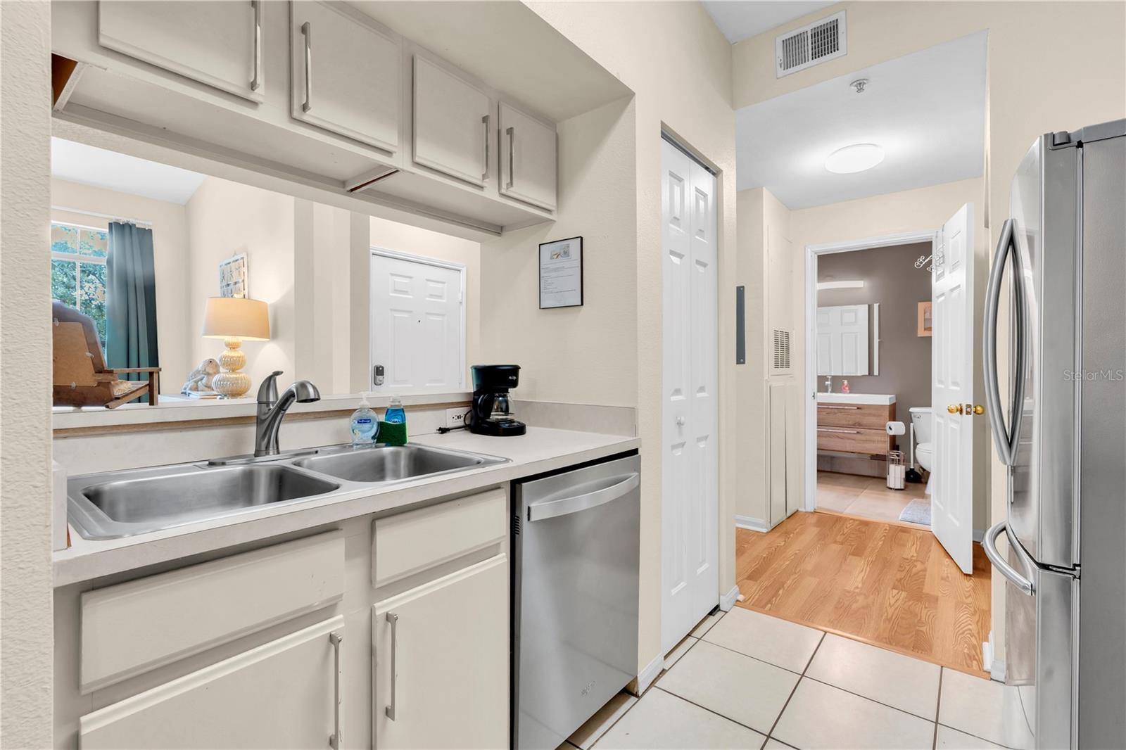 Image 8 of 33 For 1234 Missouri Avenue 320