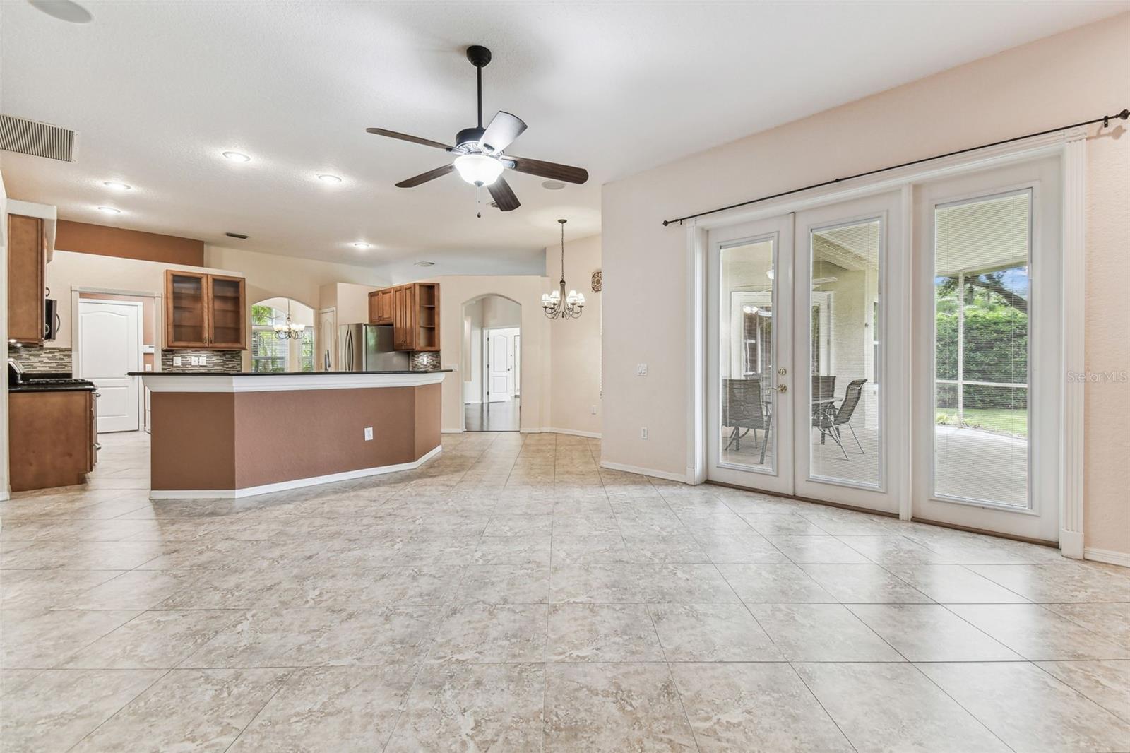 Image 11 of 100 For 16004 Selby Way