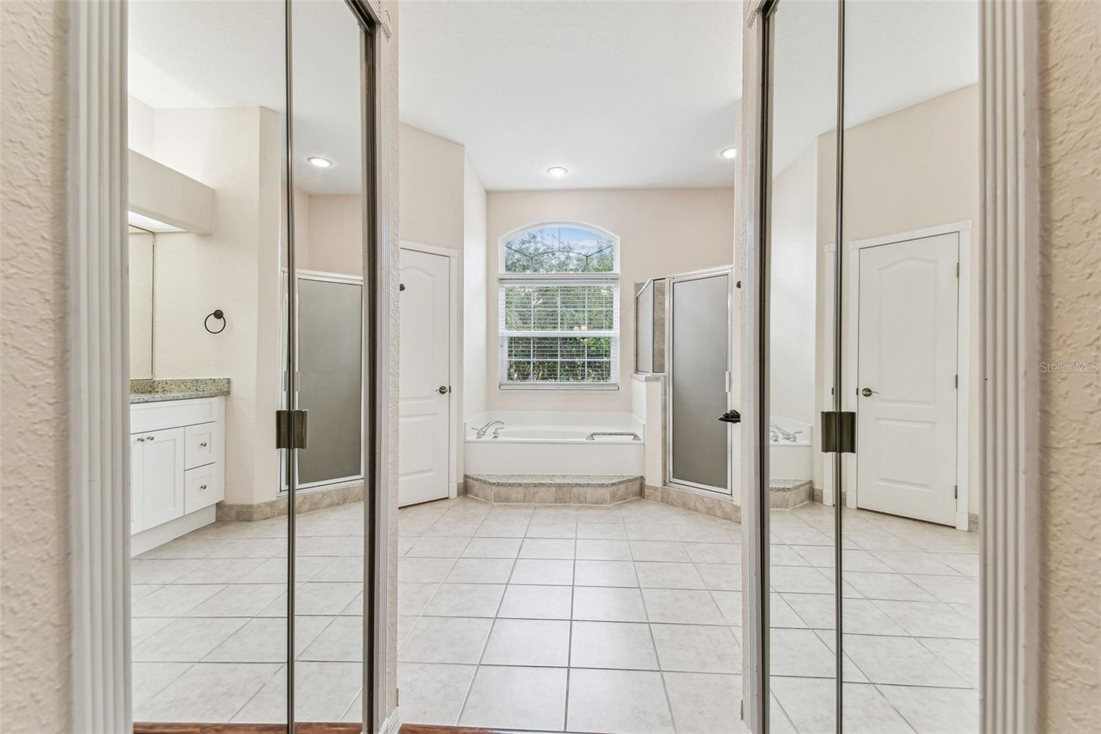 Image 20 of 100 For 16004 Selby Way