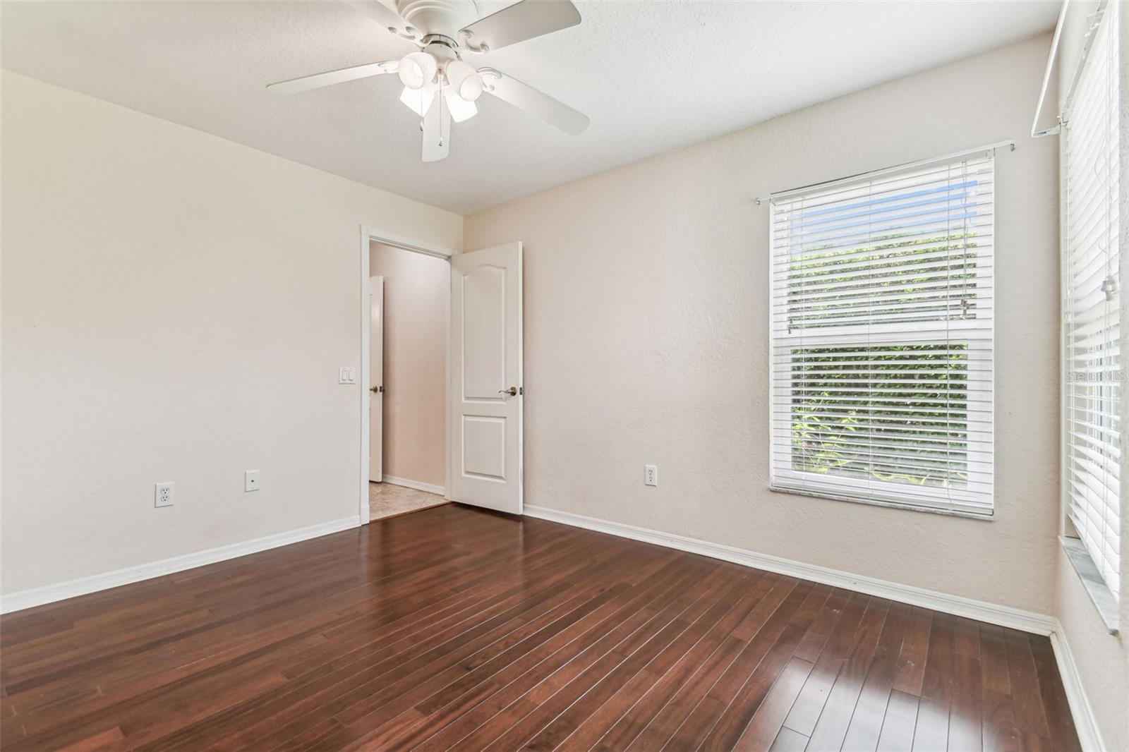 Image 37 of 100 For 16004 Selby Way