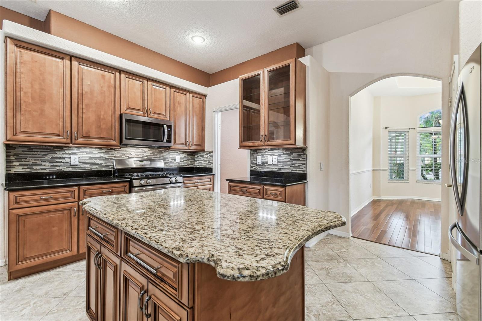 Image 7 of 100 For 16004 Selby Way
