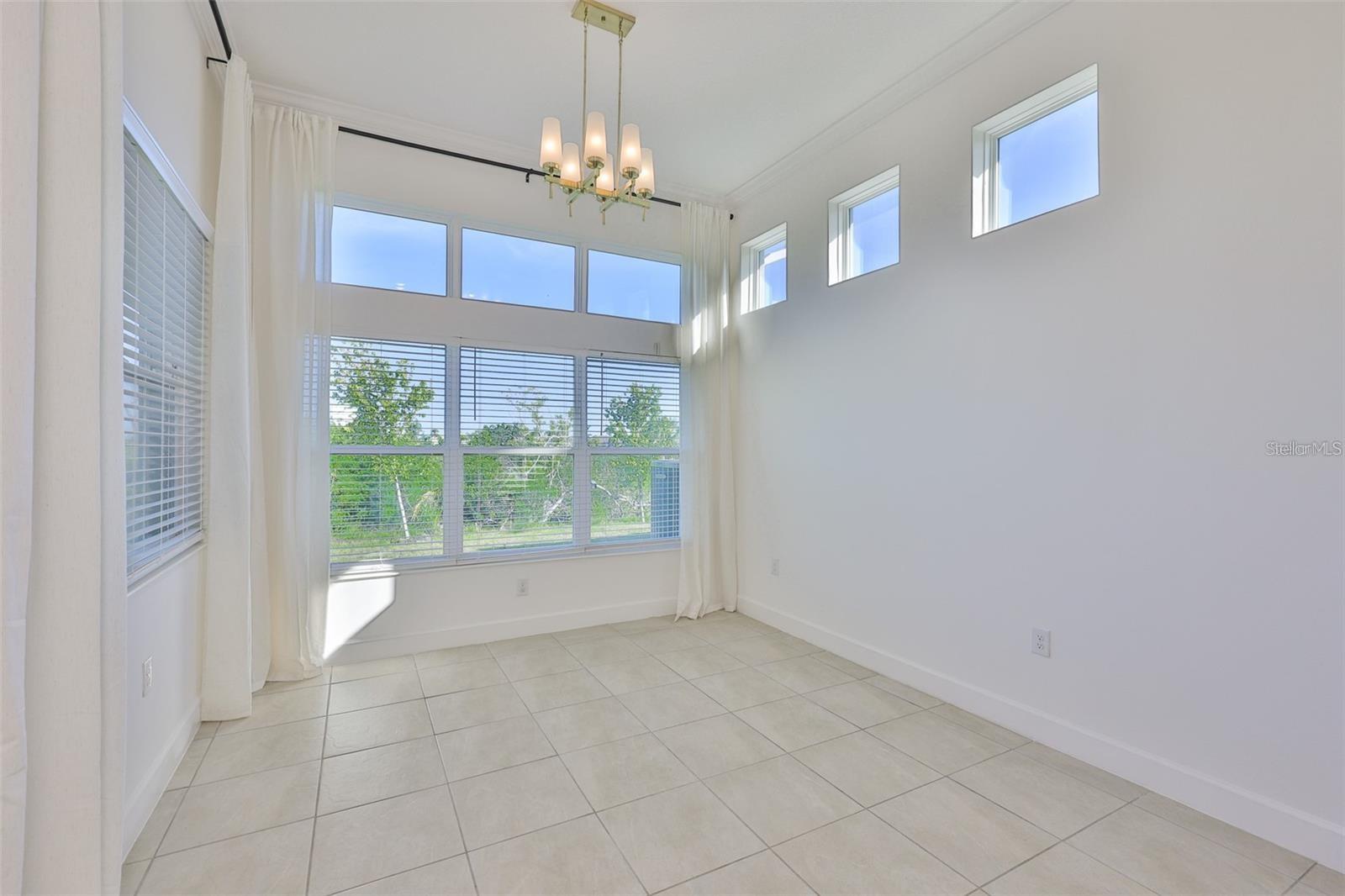 Image 10 of 43 For 955 Signet Drive