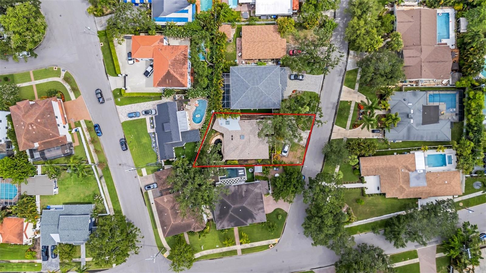 Listing photo id 2 for 403 Erie Avenue