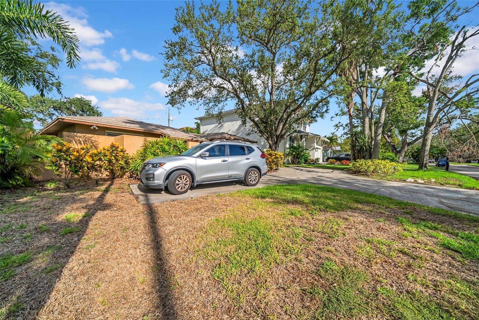 Listing photo id 3 for 403 Erie Avenue