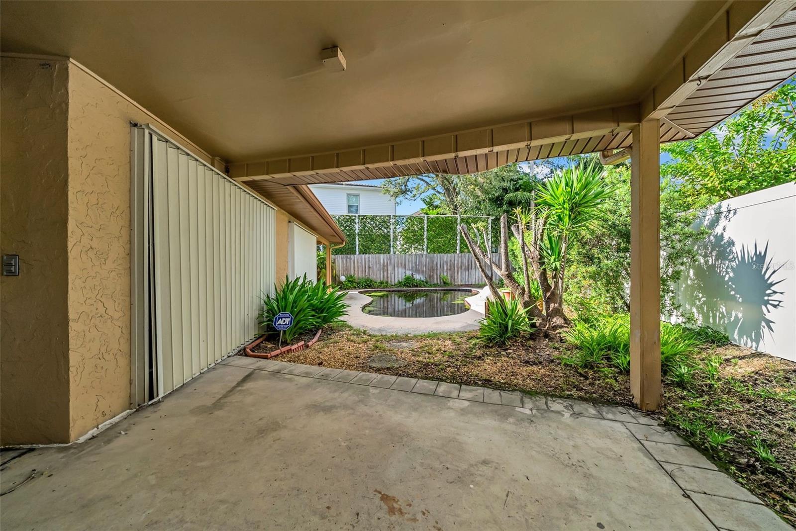 Listing photo id 7 for 403 Erie Avenue