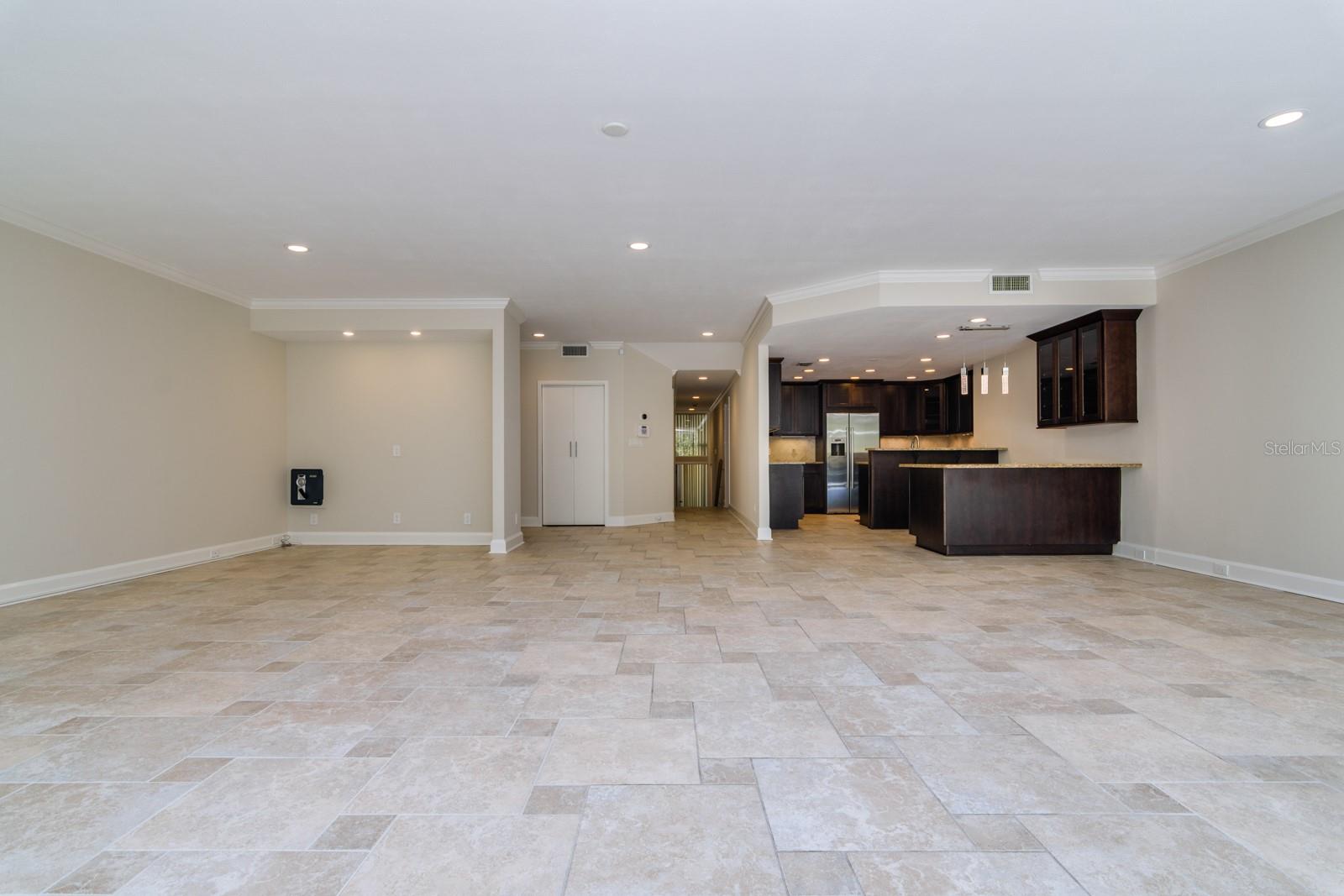 Image 7 of 21 For 2540 Palm Drive