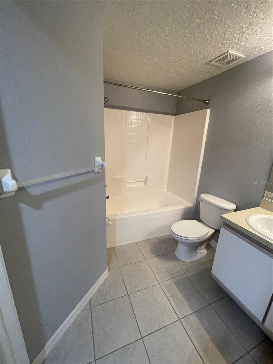 Image 8 of 31 For 6022 Portsdale Place 101