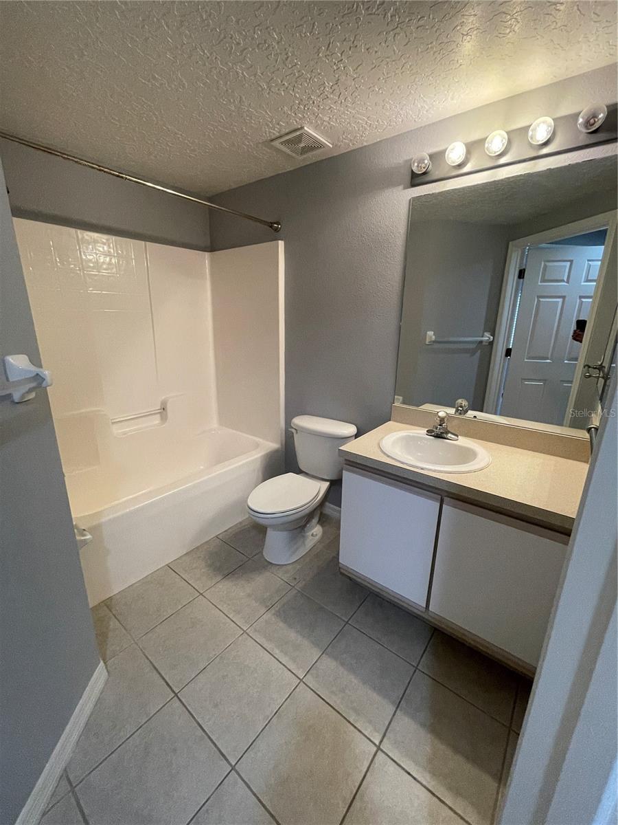 Image 9 of 31 For 6022 Portsdale Place 101