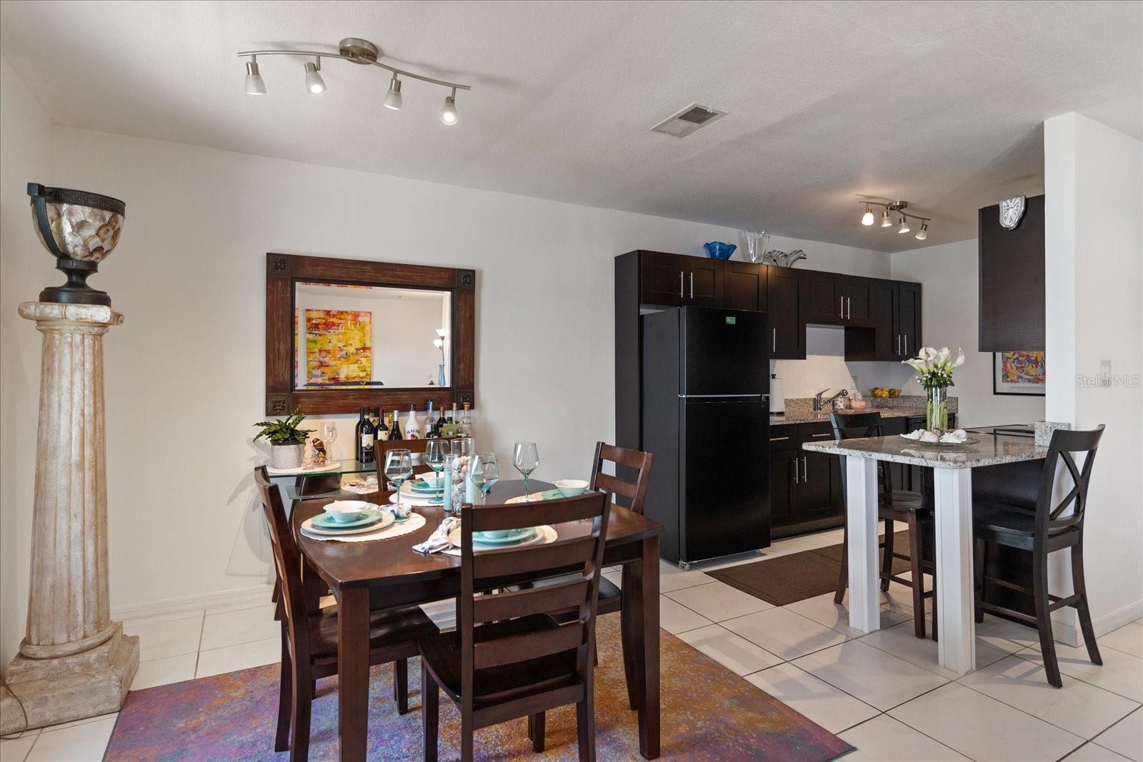 Image 14 of 60 For 225 Pompano Drive Se D
