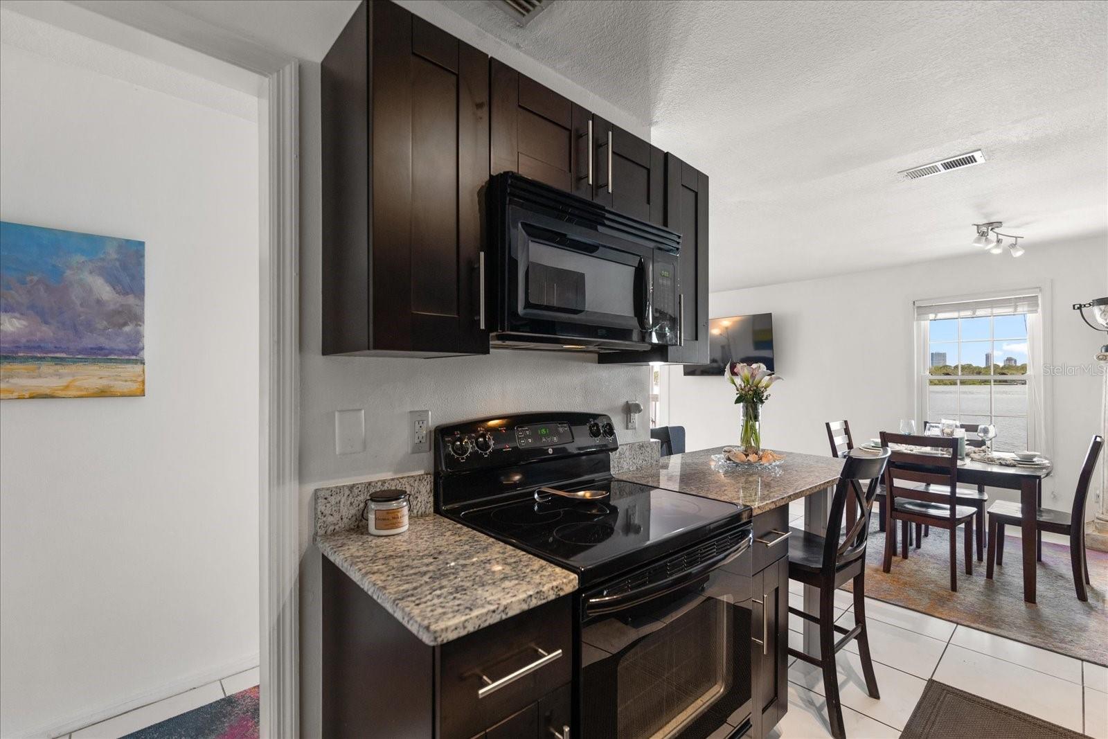 Image 18 of 60 For 225 Pompano Drive Se D