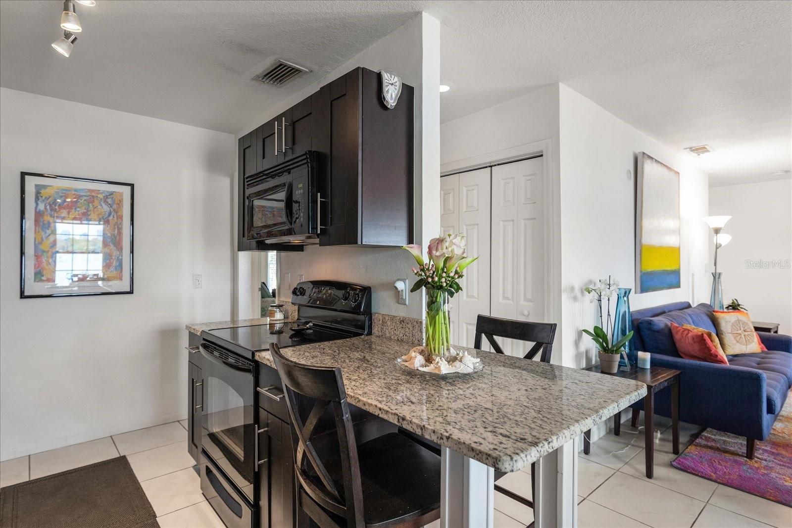 Image 19 of 60 For 225 Pompano Drive Se D