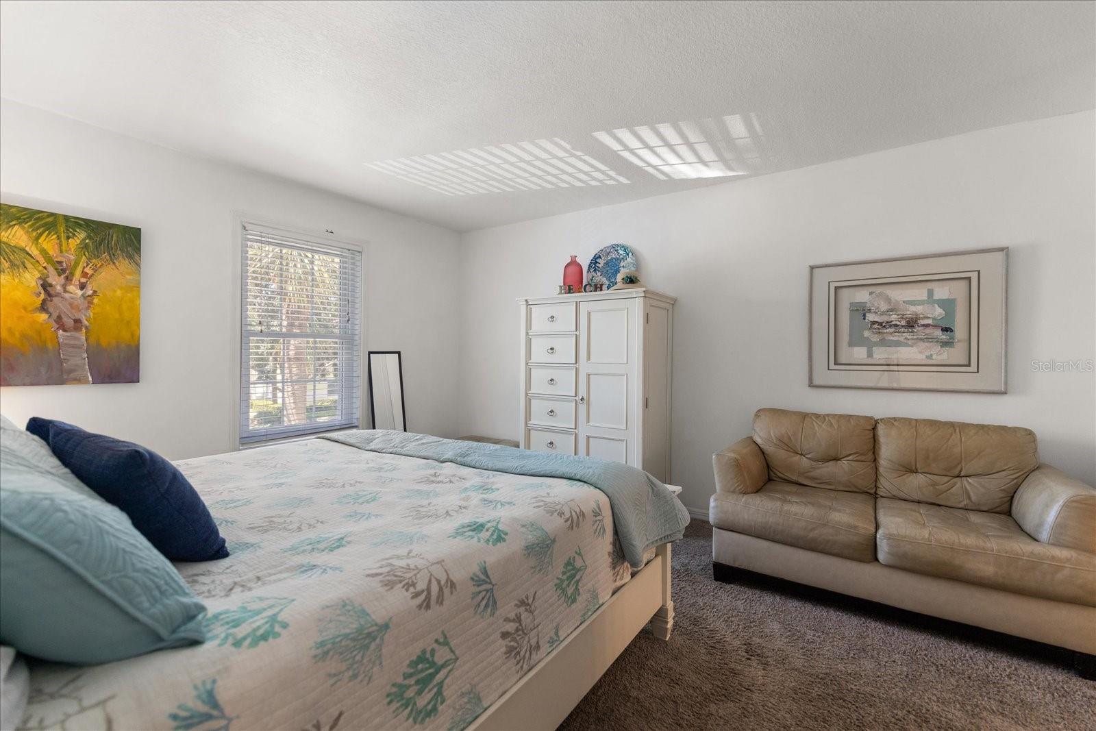 Image 21 of 60 For 225 Pompano Drive Se D