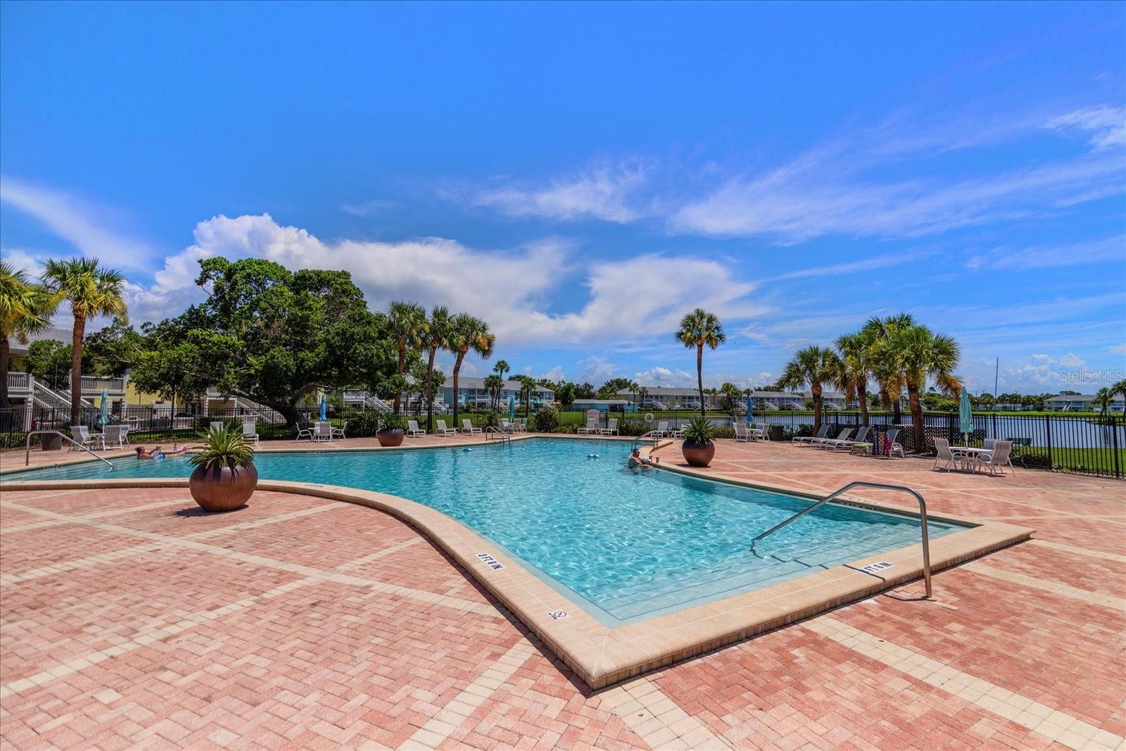 Image 40 of 60 For 225 Pompano Drive Se D