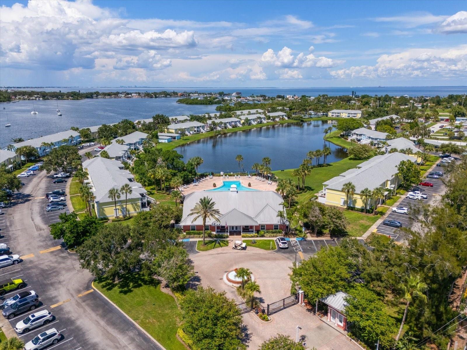 Image 44 of 60 For 225 Pompano Drive Se D