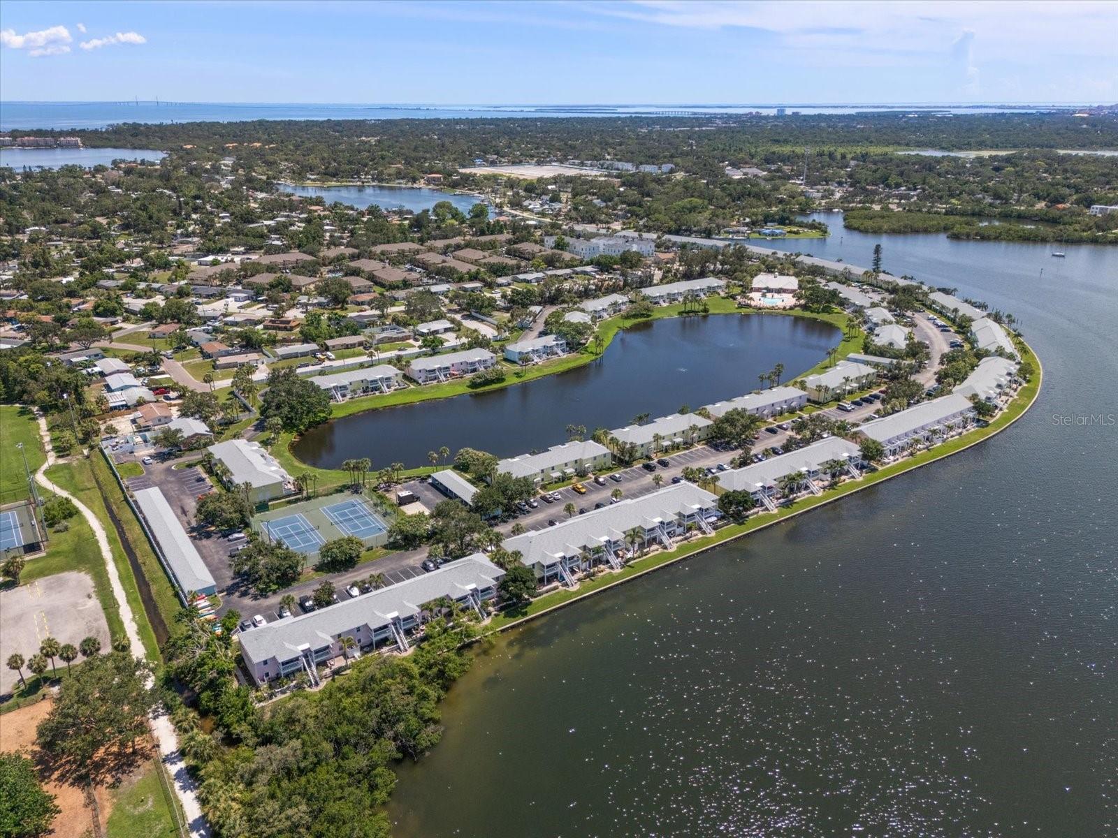 Image 46 of 60 For 225 Pompano Drive Se D
