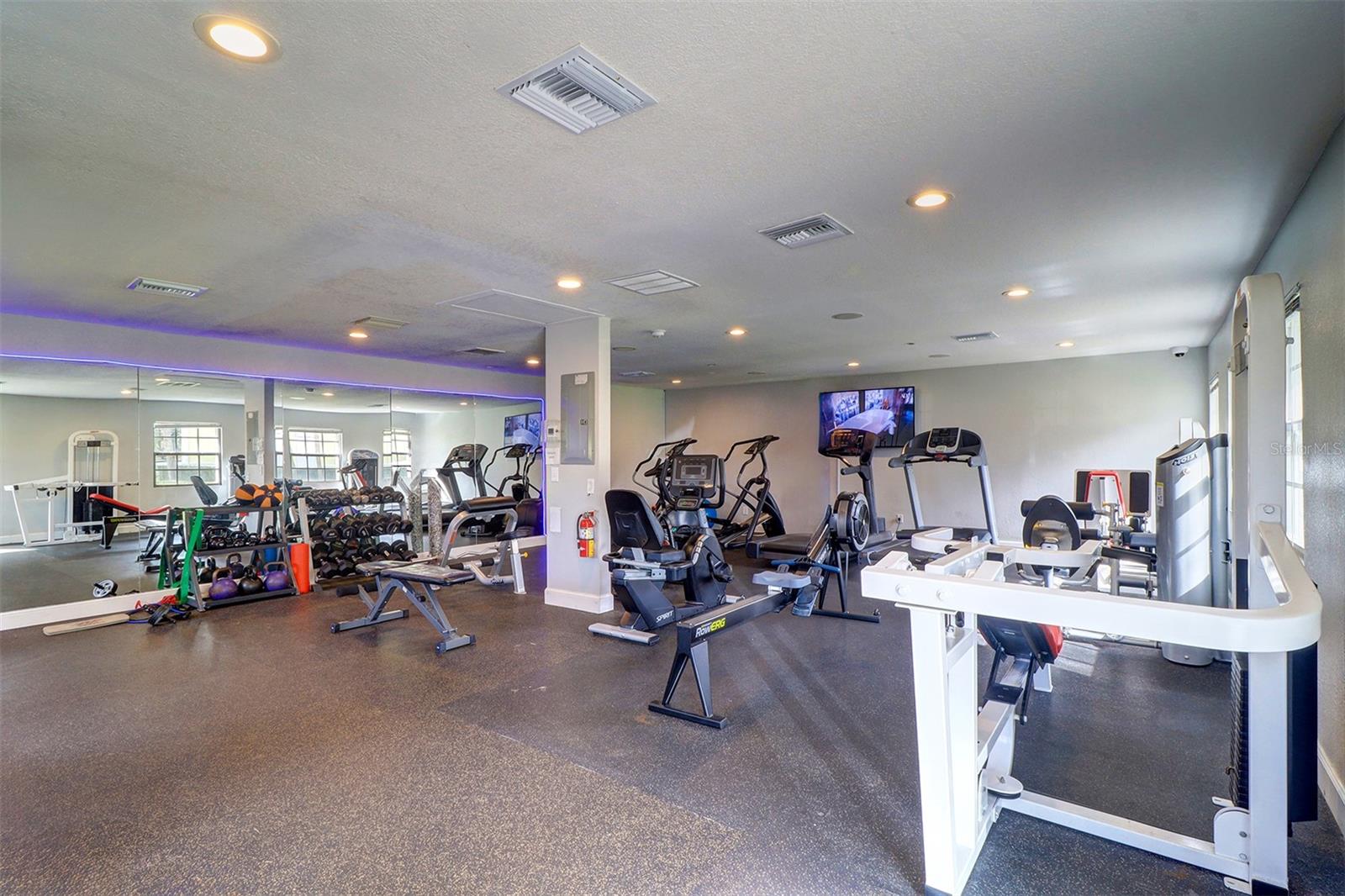 Image 54 of 60 For 225 Pompano Drive Se D