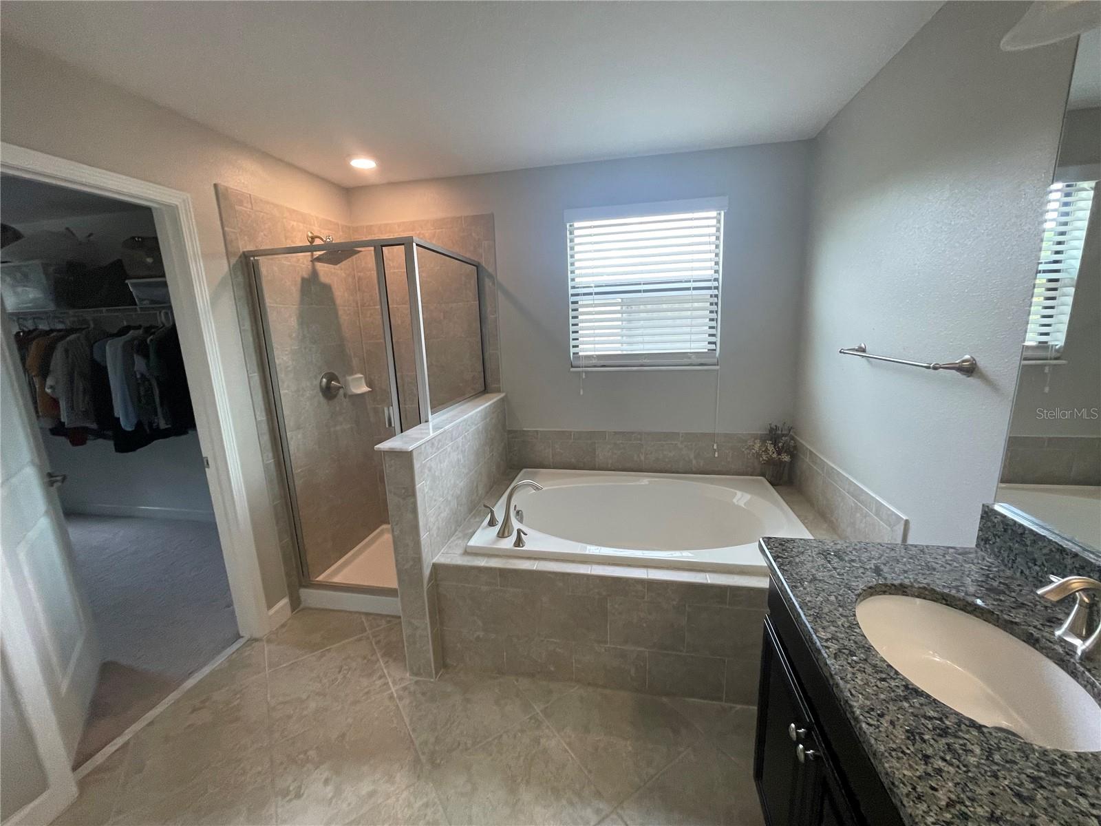 Listing photo id 26 for 1596 Ludington Avenue