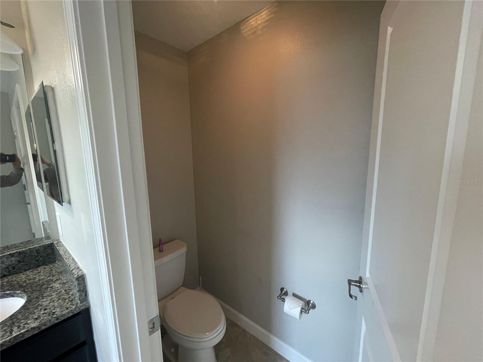 Listing photo id 27 for 1596 Ludington Avenue