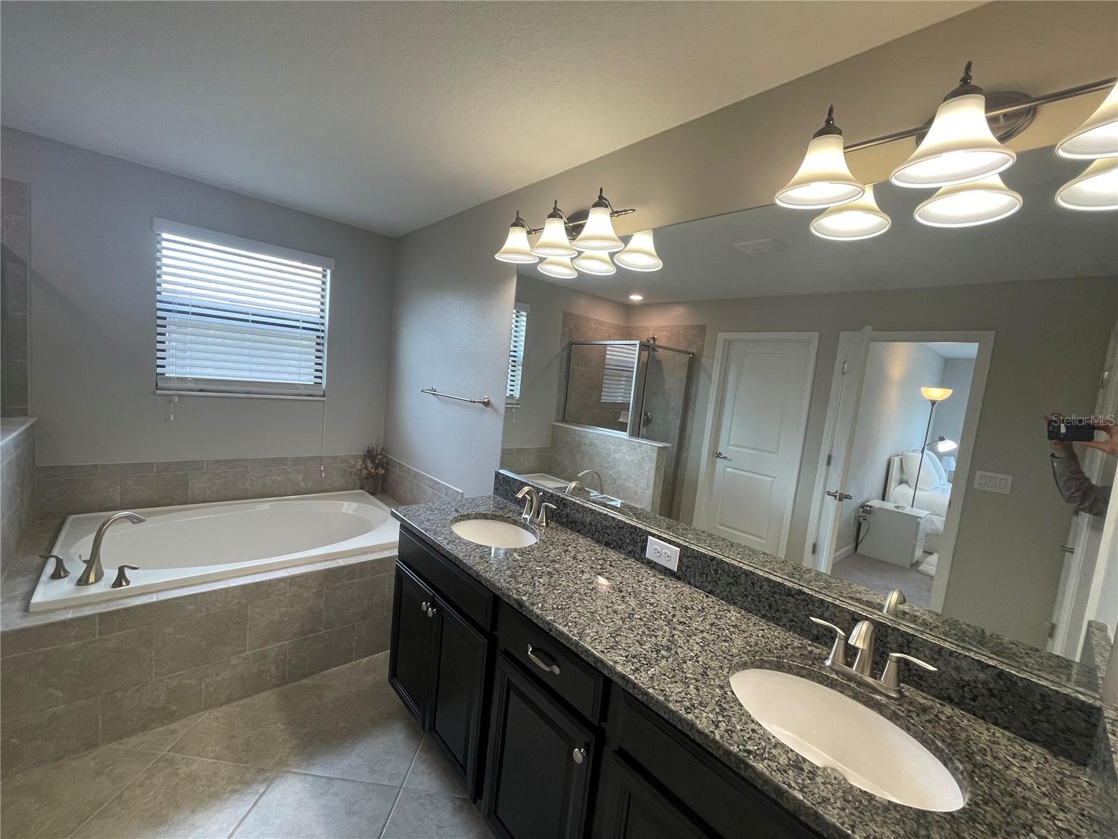 Listing photo id 32 for 1596 Ludington Avenue