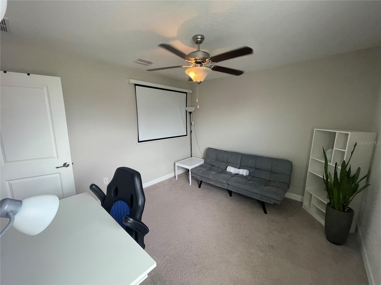 Listing photo id 47 for 1596 Ludington Avenue