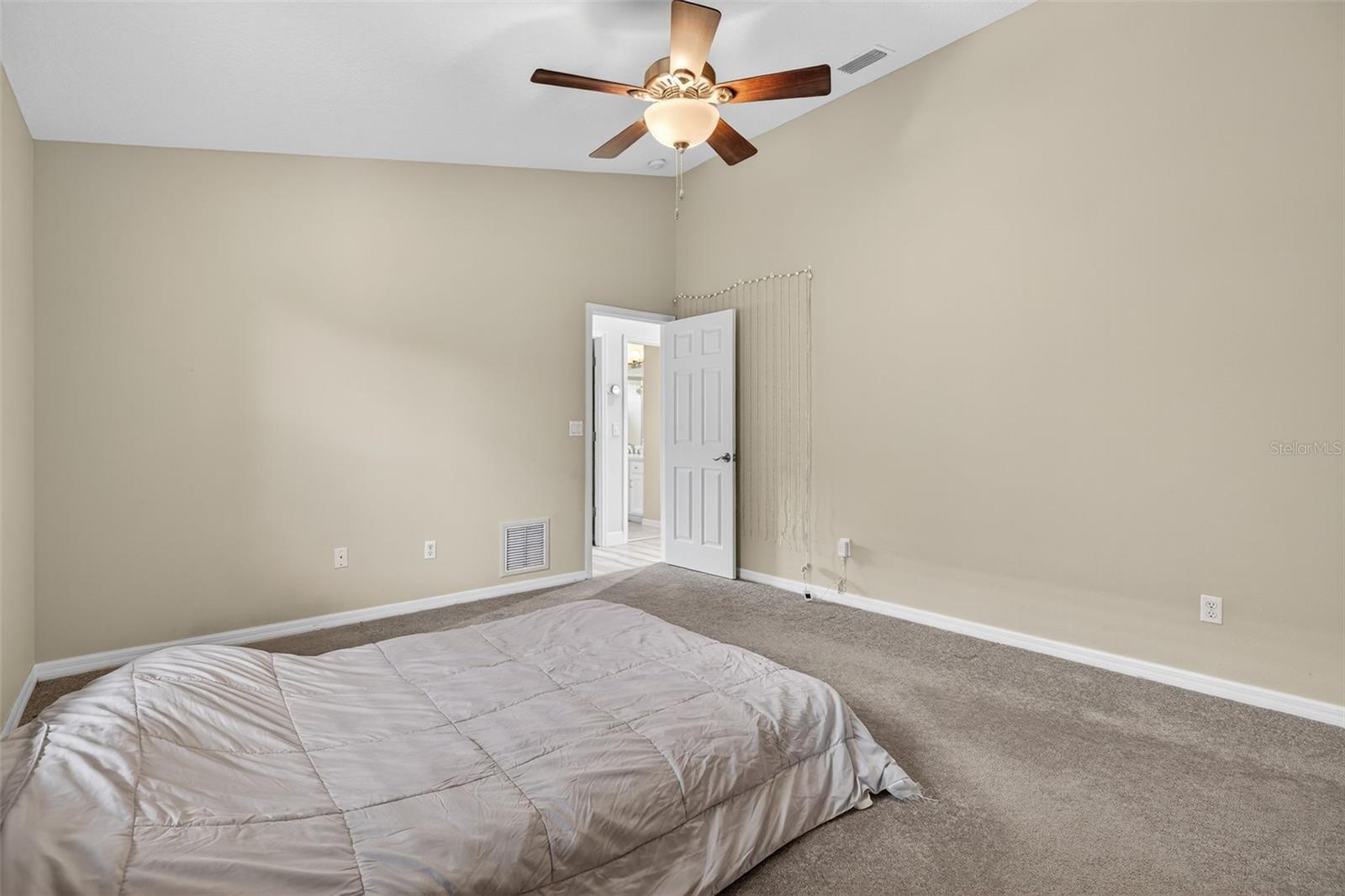 Image 41 of 53 For 3185 Shoreline Drive