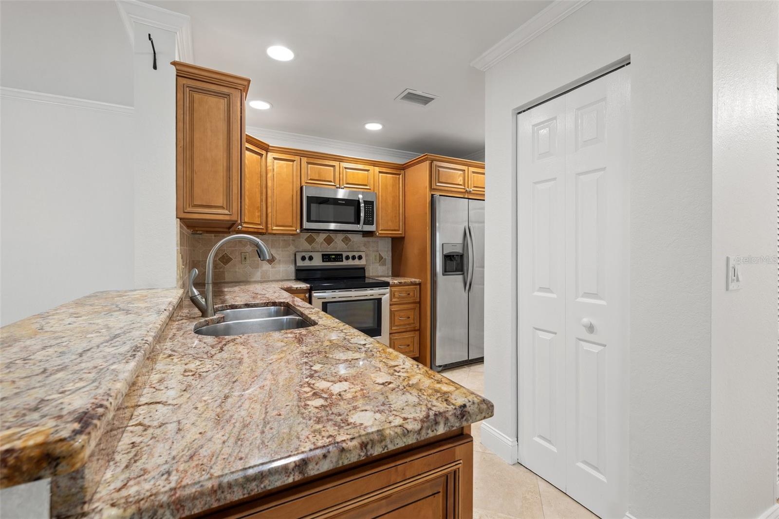 Image 12 of 41 For 664 Arbor Lake Lane 664