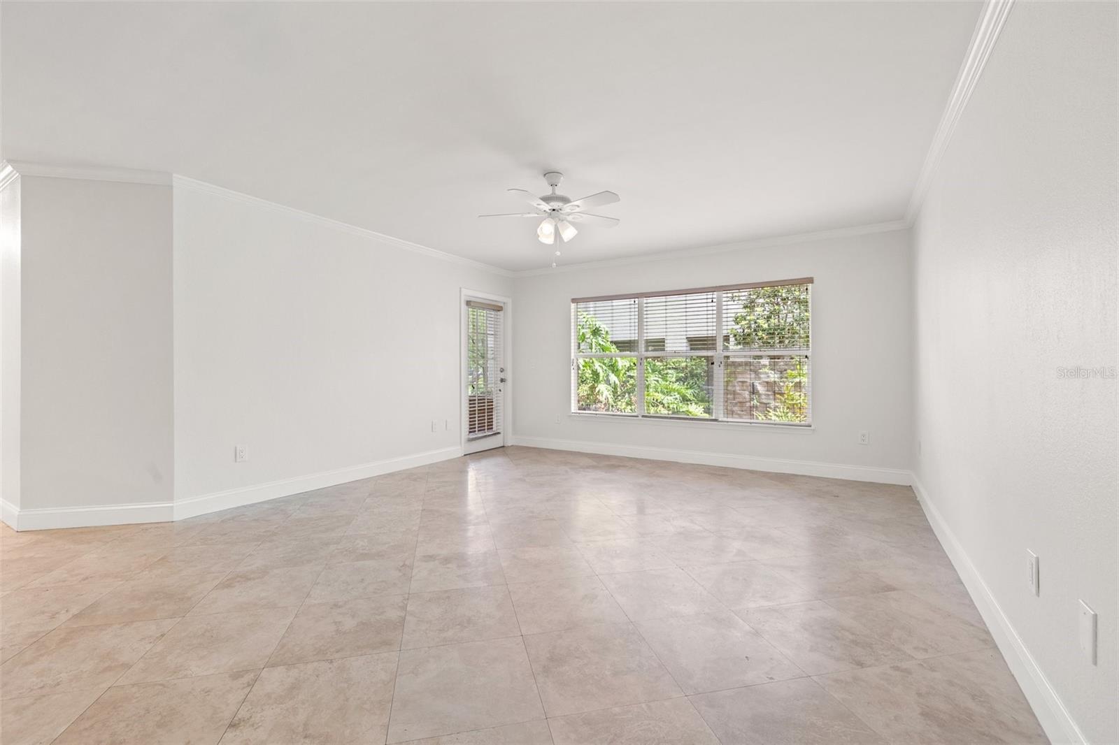 Image 4 of 41 For 664 Arbor Lake Lane 664