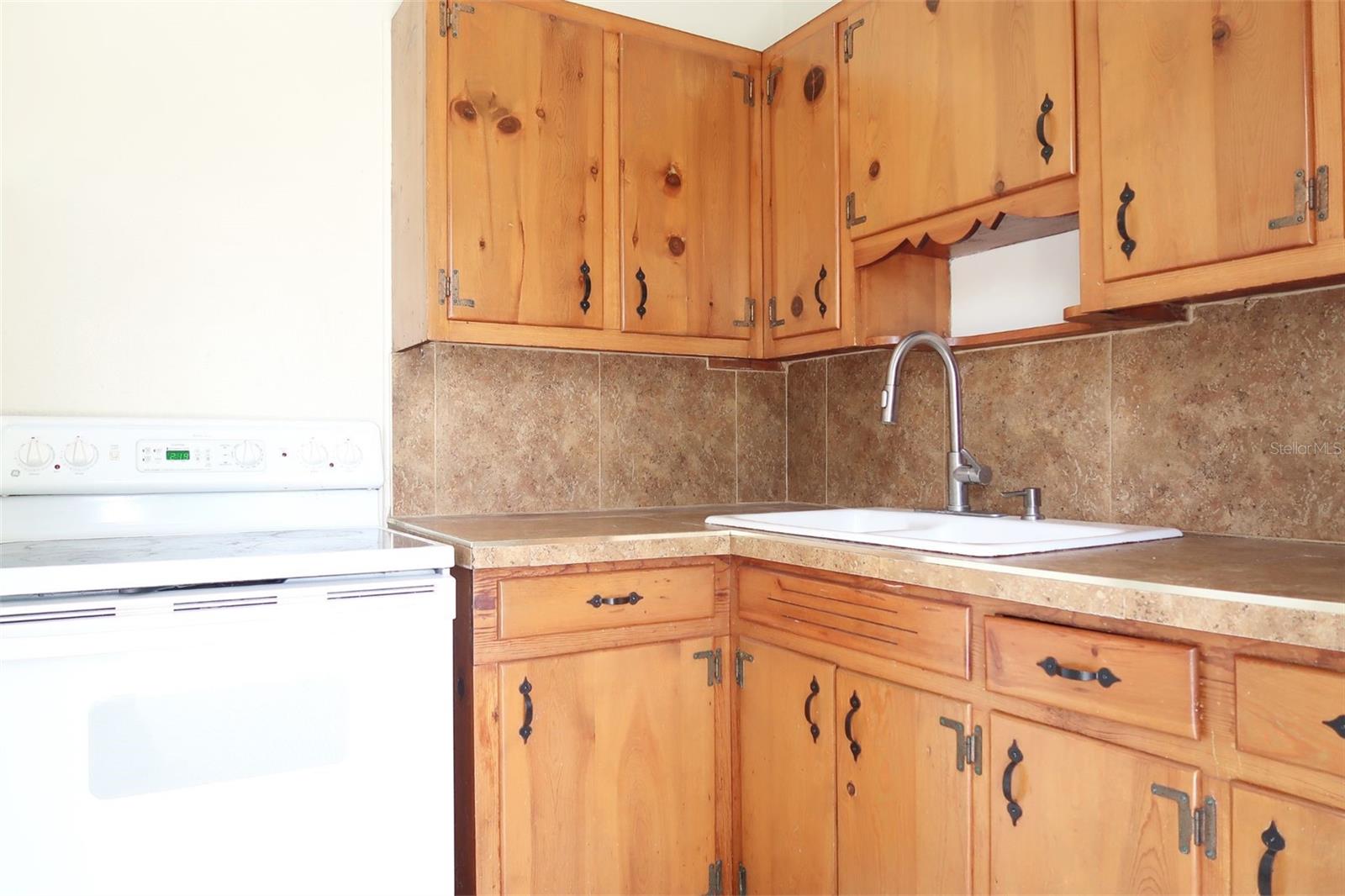 Image 6 of 12 For 2139 42nd Avenue N