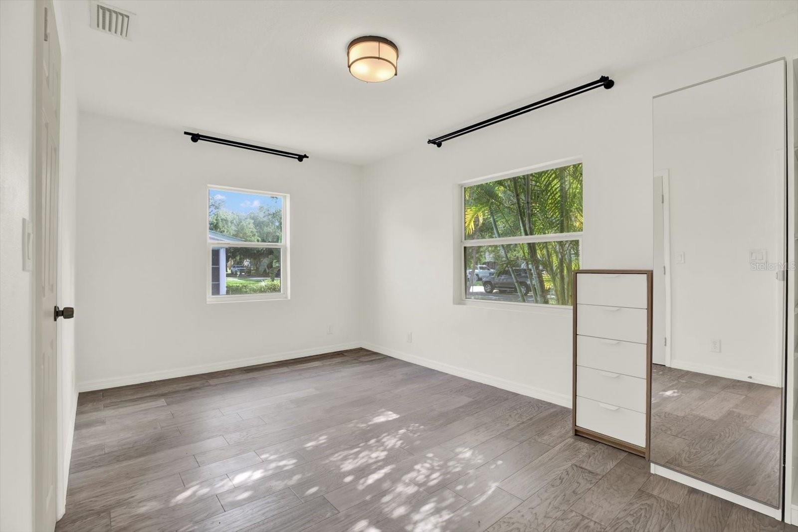 Image 10 of 18 For 5006 Suwanee Avenue