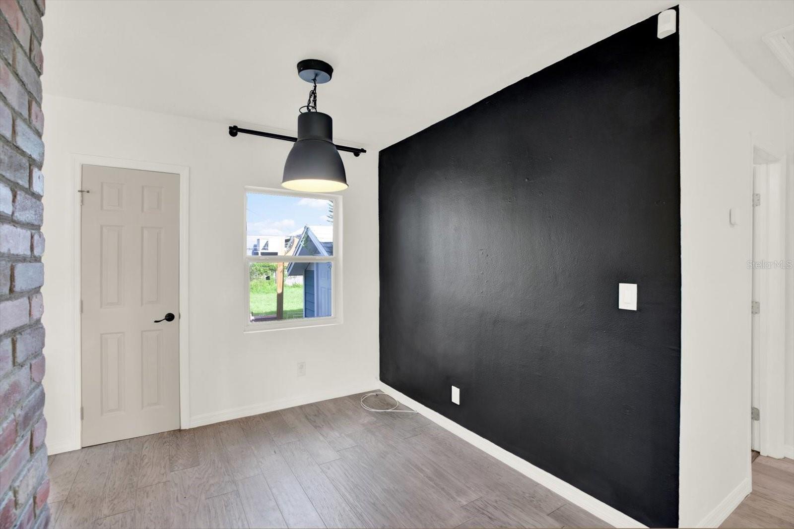 Image 15 of 18 For 5006 Suwanee Avenue