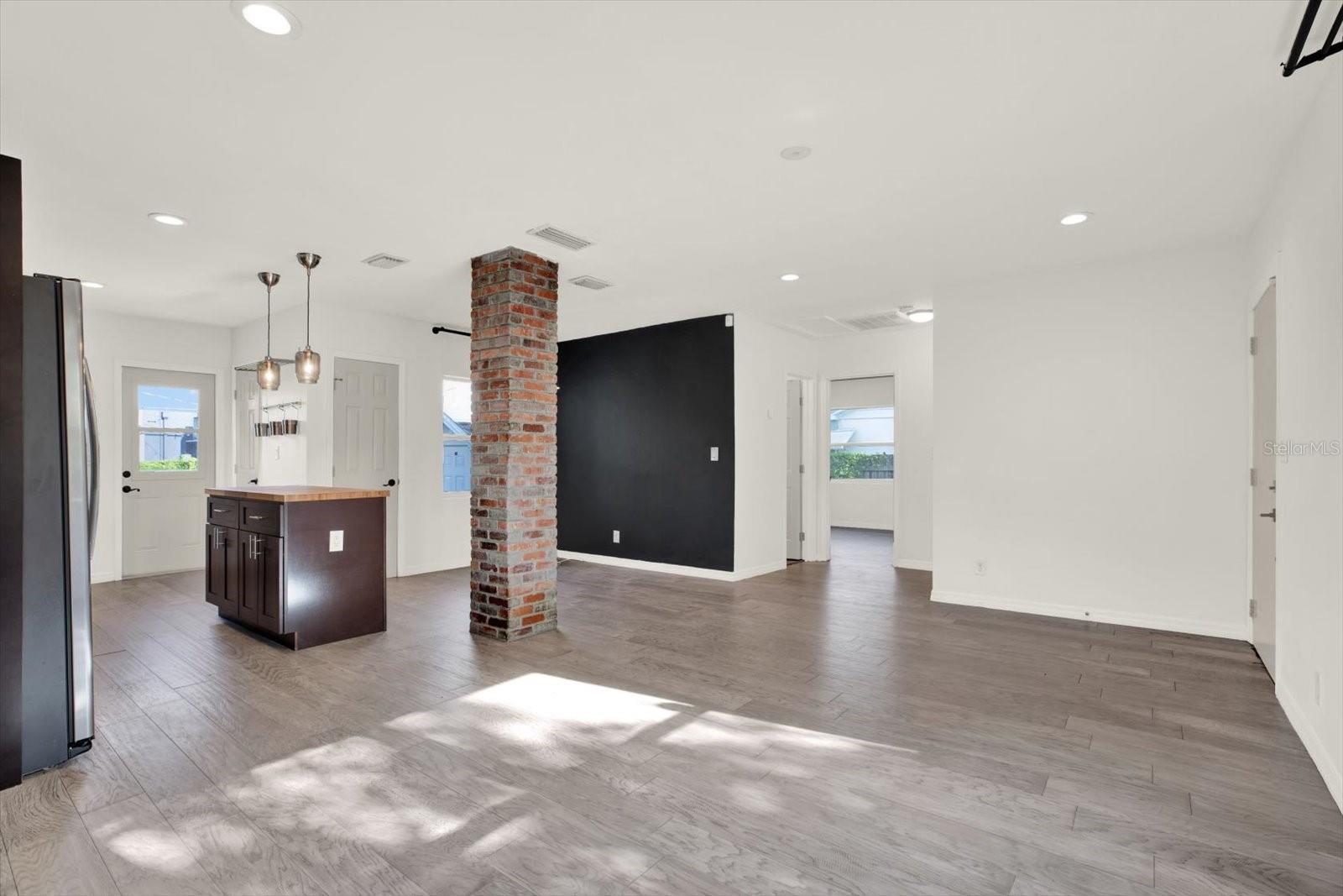 Image 5 of 18 For 5006 Suwanee Avenue