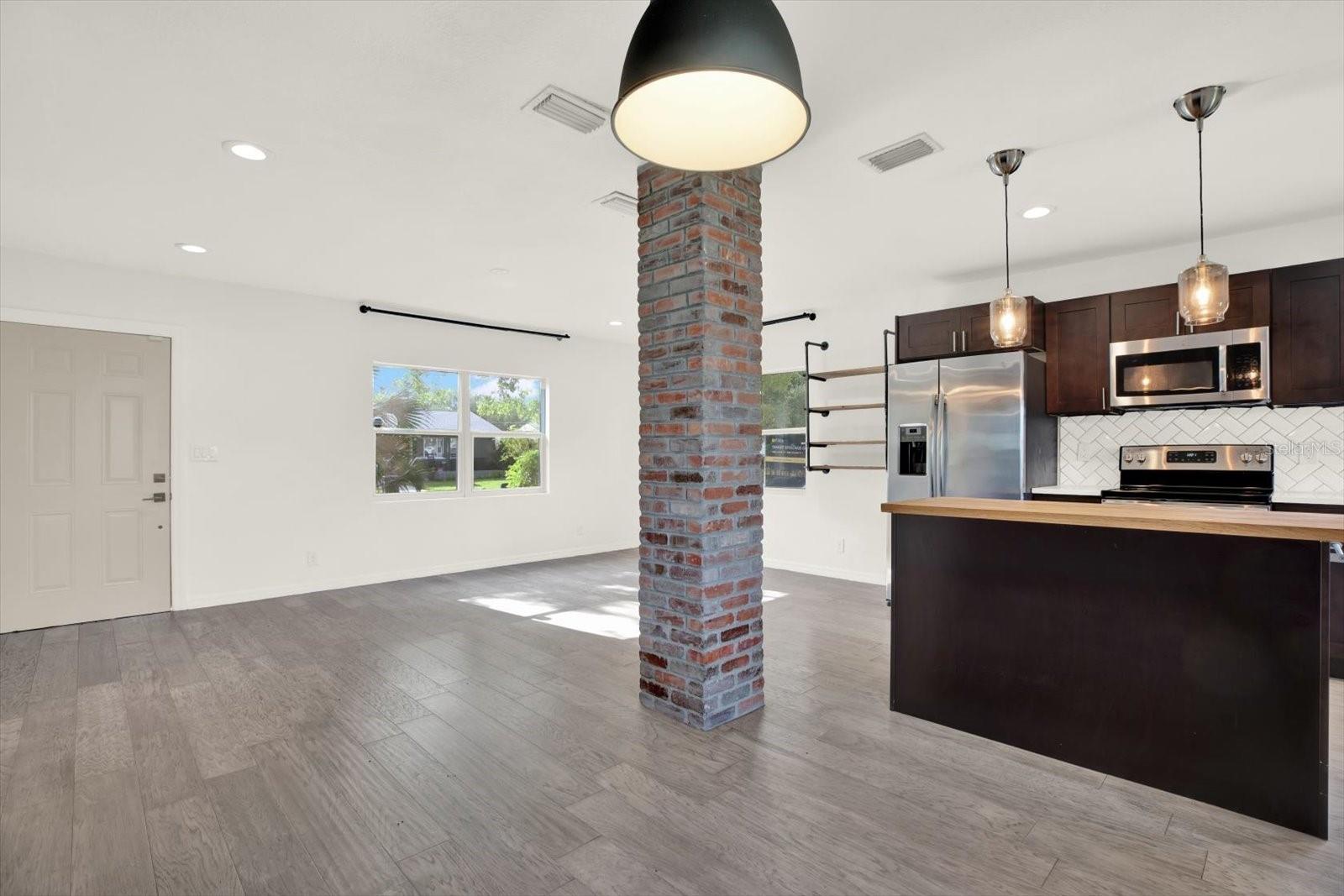 Image 6 of 18 For 5006 Suwanee Avenue