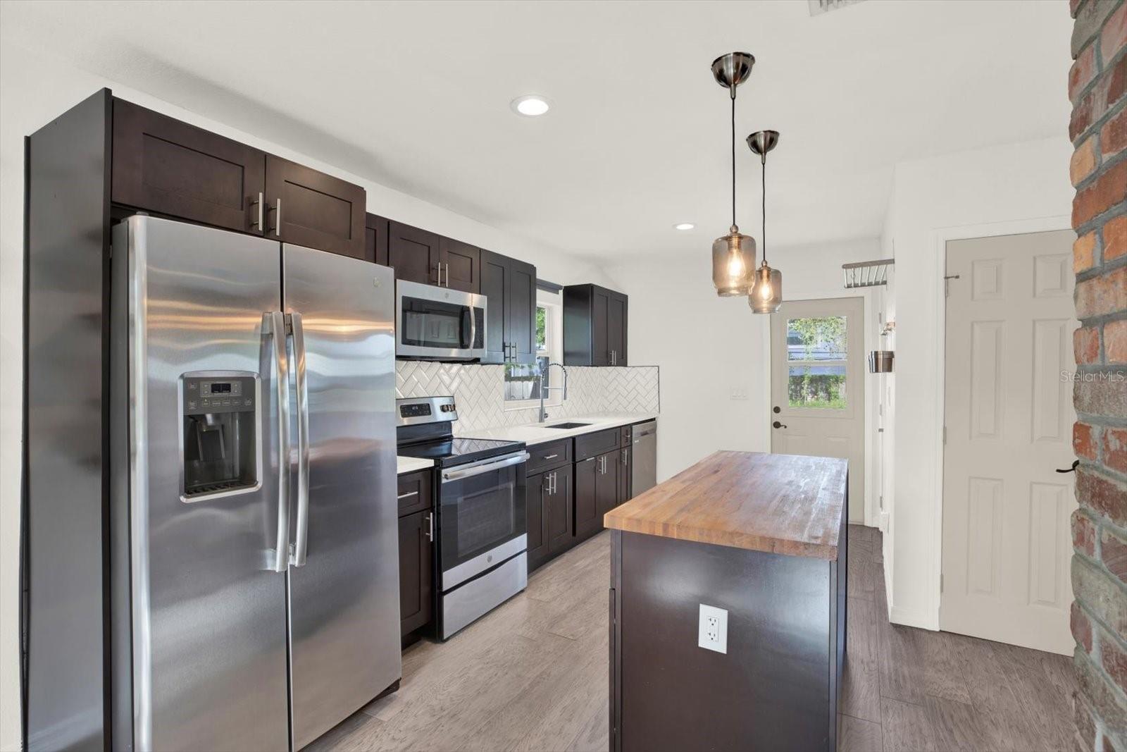 Image 7 of 18 For 5006 Suwanee Avenue