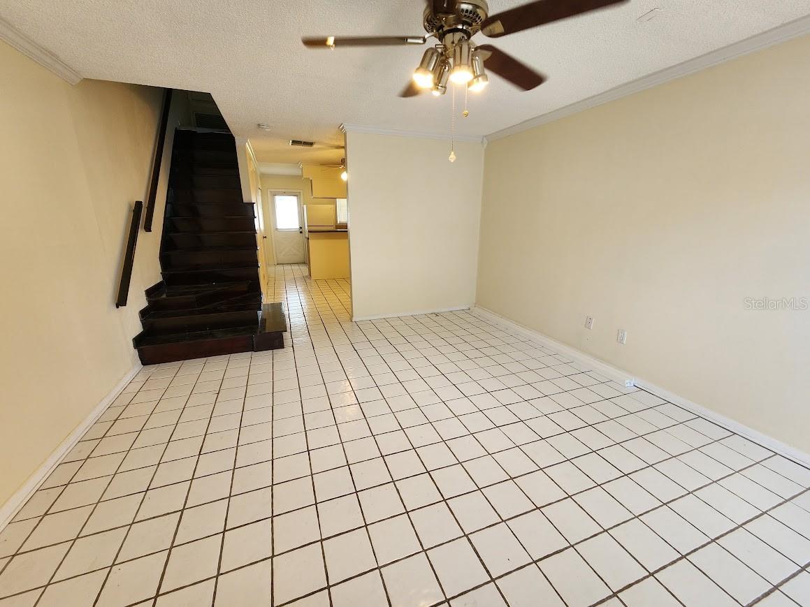 Listing photo id 3 for 6620 121st Avenue 1