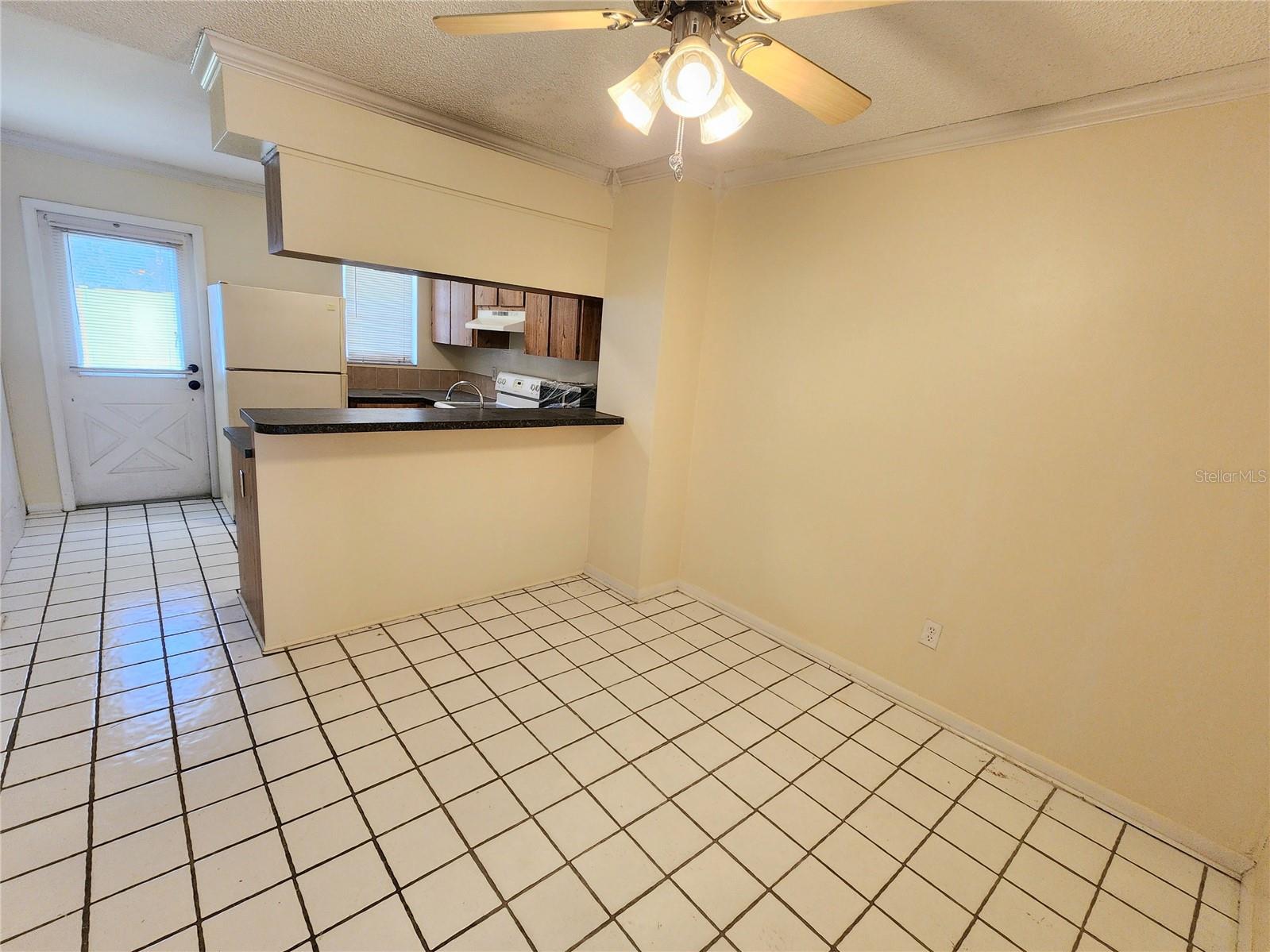 Listing photo id 4 for 6620 121st Avenue 1