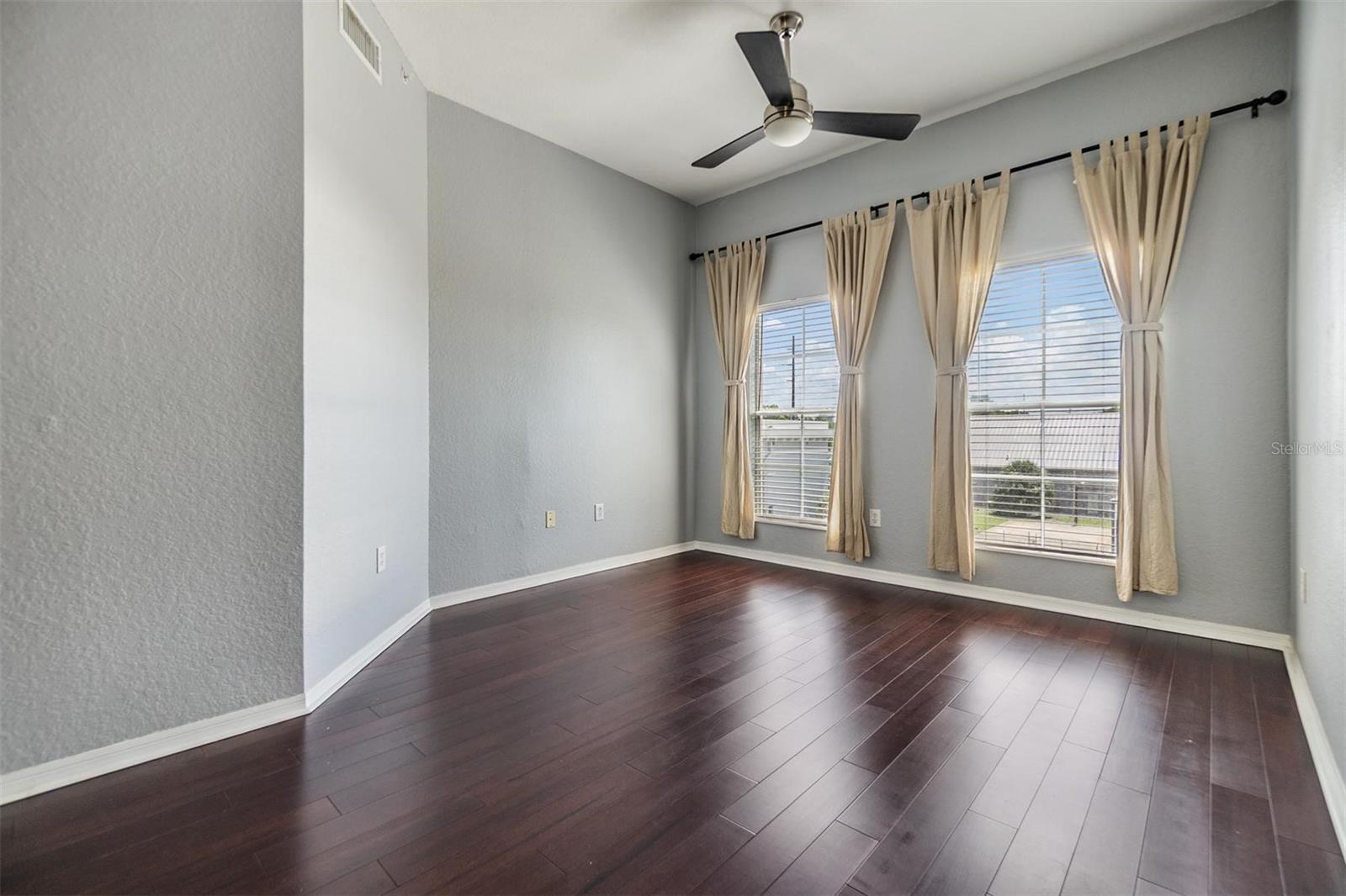 Image 12 of 35 For 501 Moody Avenue 1134