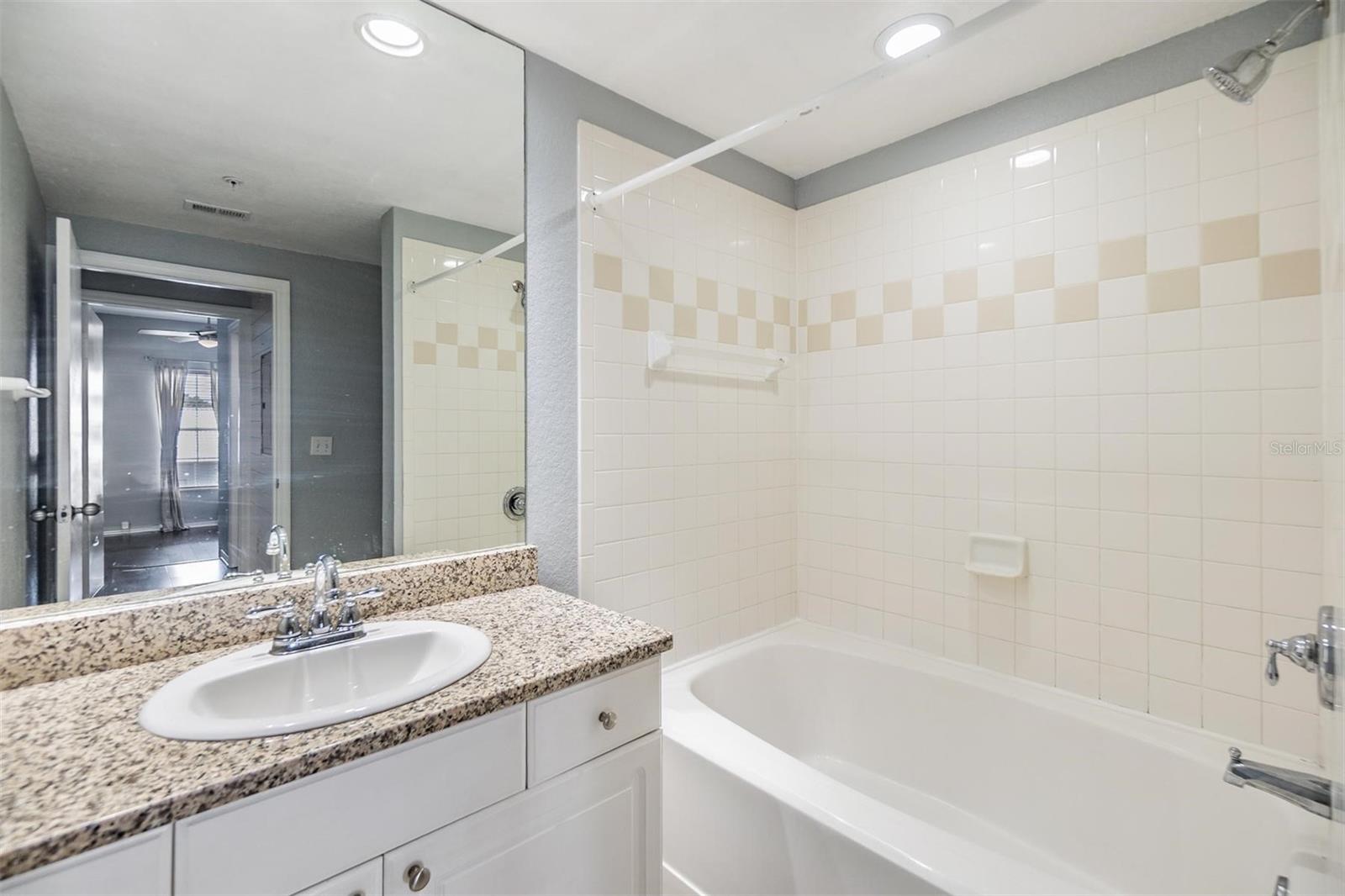 Image 13 of 35 For 501 Moody Avenue 1134