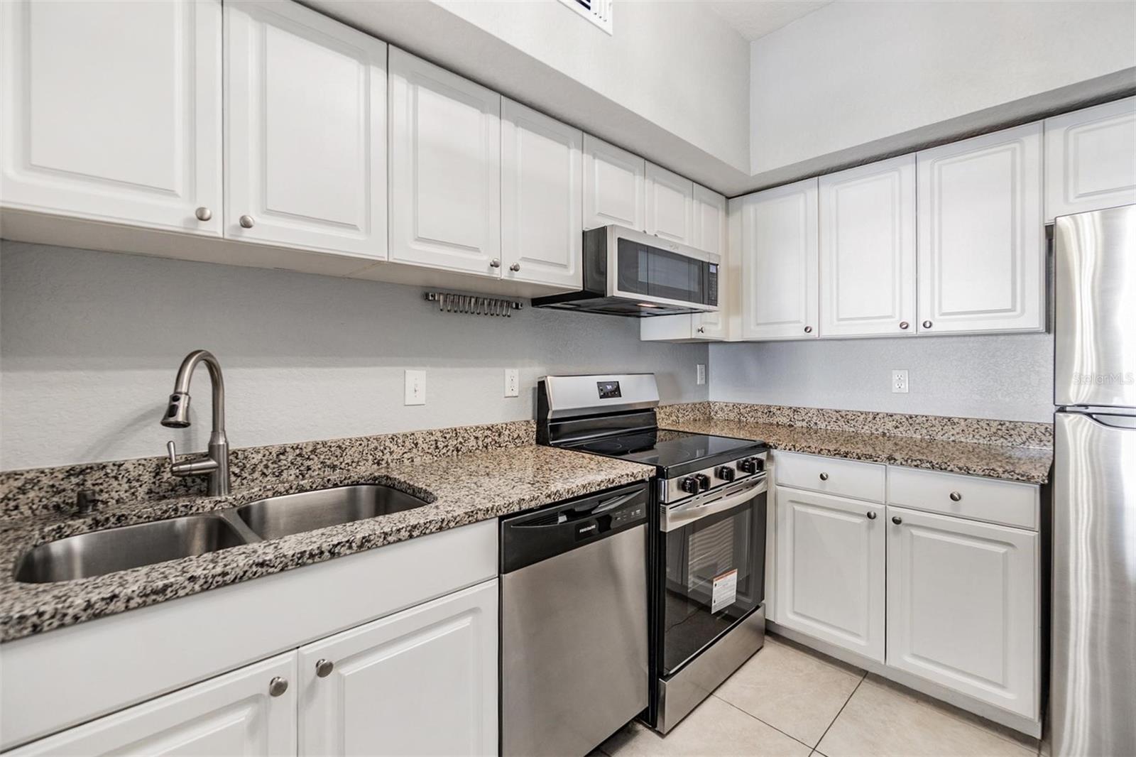 Image 6 of 35 For 501 Moody Avenue 1134