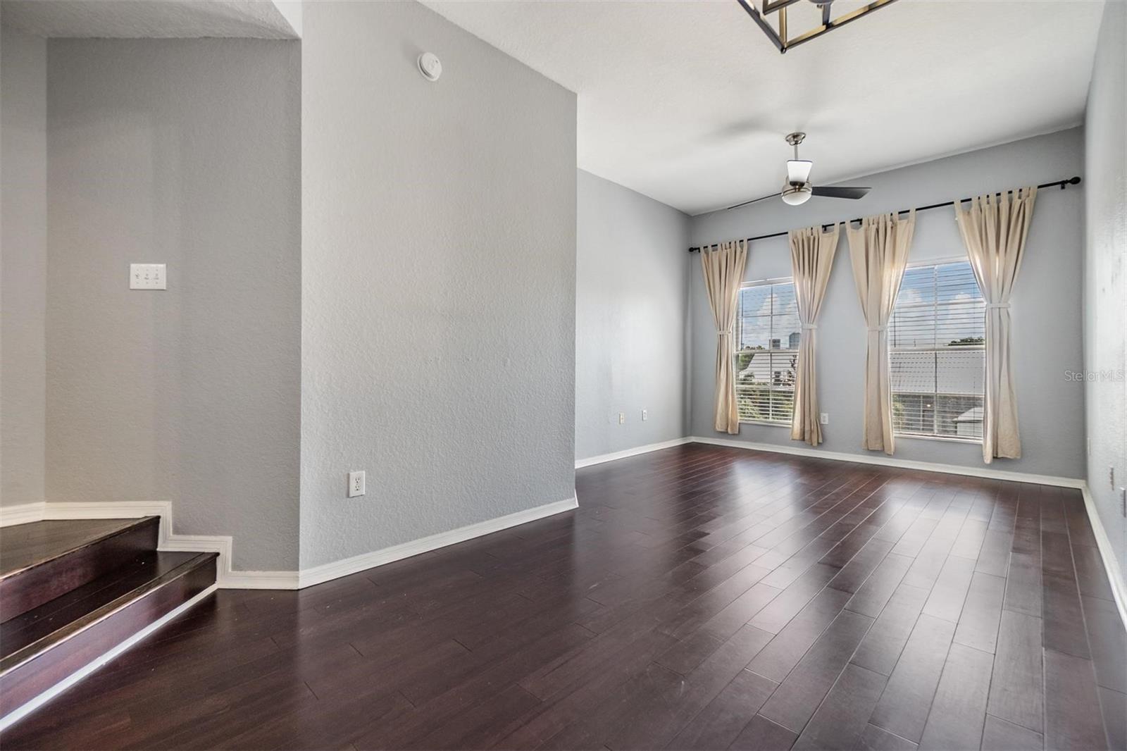 Image 7 of 35 For 501 Moody Avenue 1134