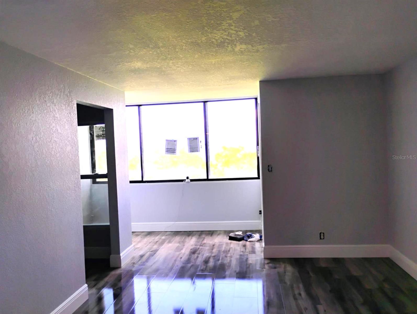 Image 3 of 8 For 2617 Cove Cay Drive 306