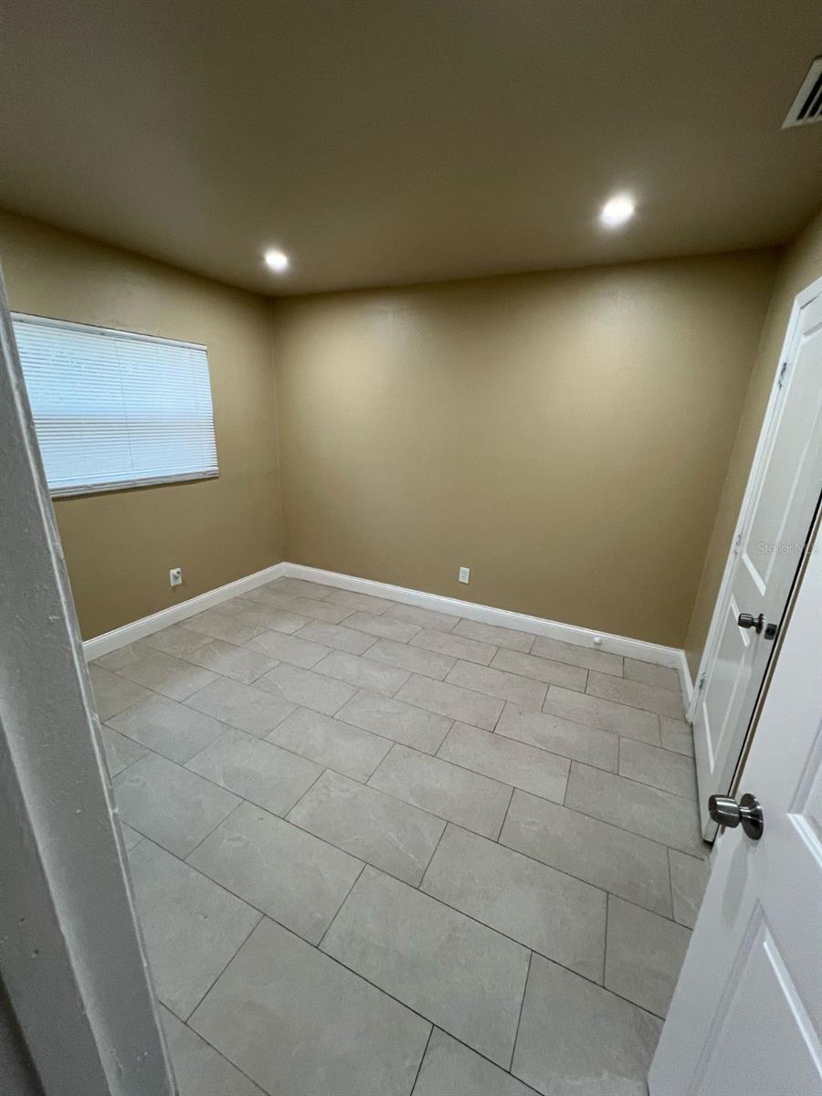 Details for 10106 10th Street B, TAMPA, FL 33612