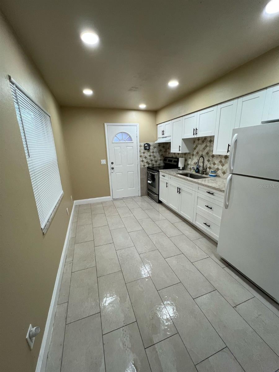 Image 4 of 6 For 10106 10th Street B