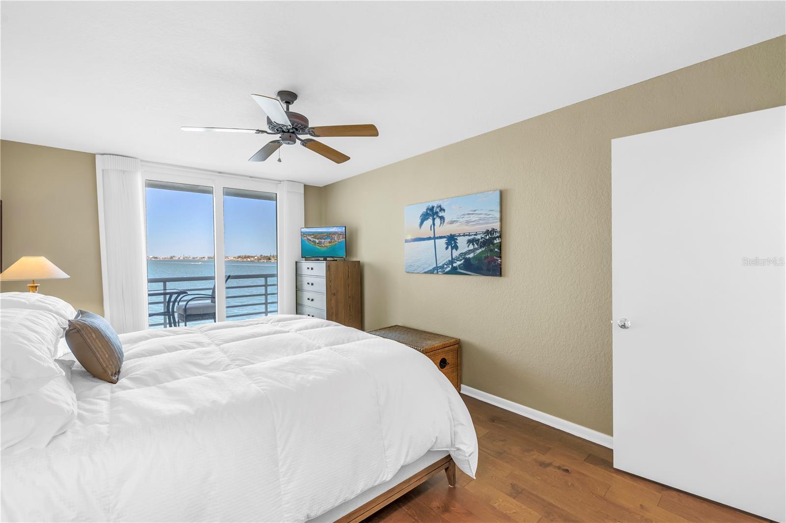 Listing photo id 30 for 6105 Bahia Del Mar Circle 388