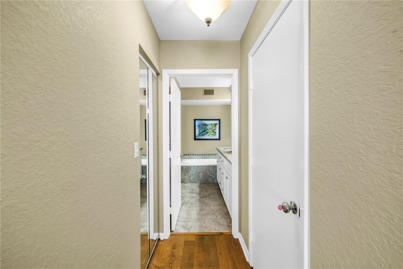 Listing photo id 31 for 6105 Bahia Del Mar Circle 388