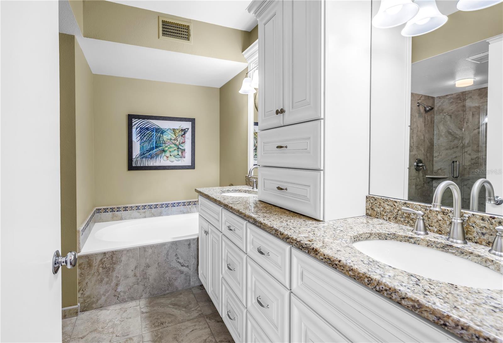 Listing photo id 34 for 6105 Bahia Del Mar Circle 388